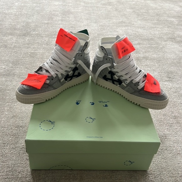 NWT Off-White
Off-Court 3.0 glitter high-top sneakers Women Size 36 - Picture 10 of 11